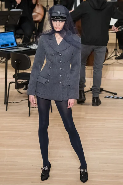 Look 14